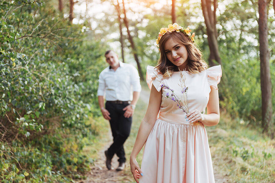 Couple on a call booking a micro wedding photographer