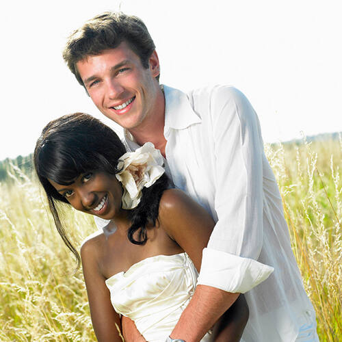 Micro wedding photographer capturing an intimate ceremony kiss in the United States