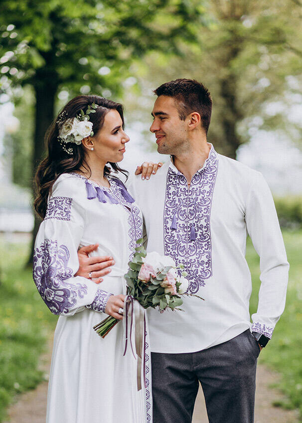 Small wedding photographer capturing candid couple portraits